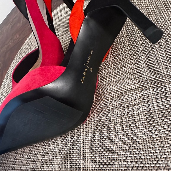 Shoes/Heels - Picture 6 of 6